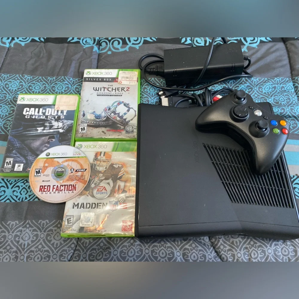 Xbox 360 Slim Black Console Bundle